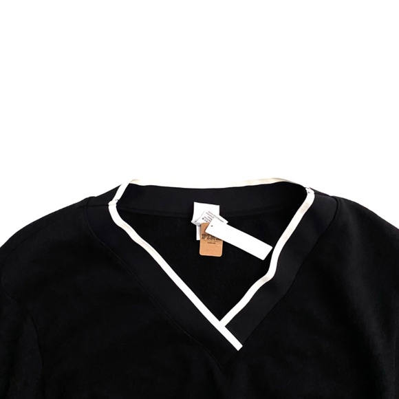 PINK Victoria's Secret Sweater V Neck Pull Over Black Patch Cropped Nwt - Picture 2 of 4